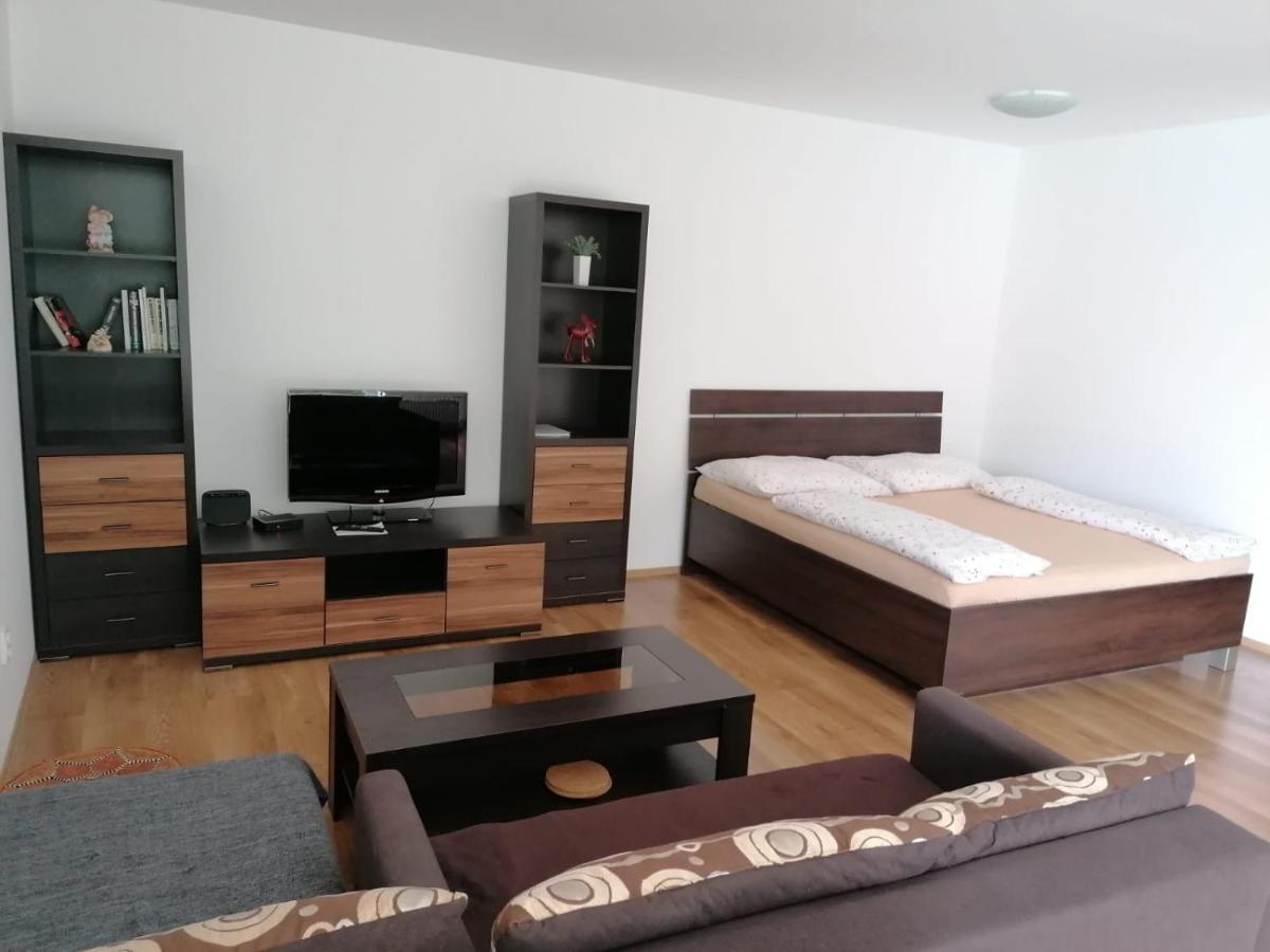 Modern City Center Apartment With Private Parking Martin Exterior foto